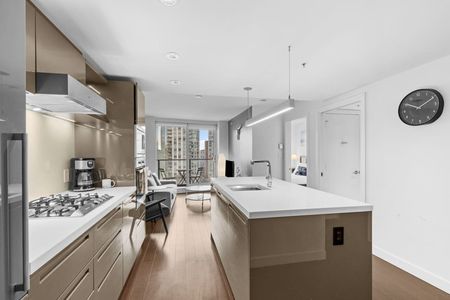 Richards Street - Photo 5