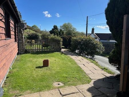 2 bedroom semi-detached house to rent - Photo 5