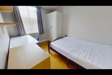 6 Bed Terraced House, Kimbolton Avenue, NG7 - Photo 5