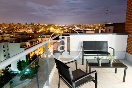 One-bedroom penthouse for temporary rent with a terrace near Puerta de Atocha Station - Photo 3