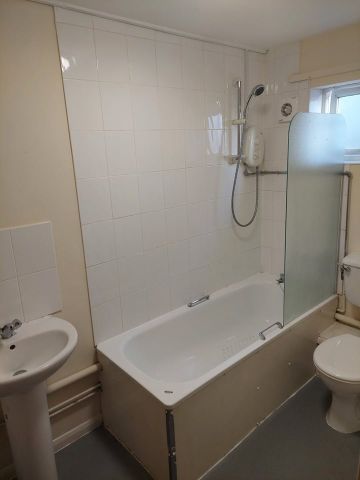 1 Bed Flat, Hermon Street, NG7 - Photo 4