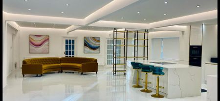 5 bedroom detached house to rent - Photo 2