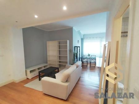 Alquiler de piso en Calle Fernández del Campo - Photo 2