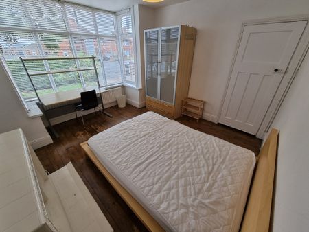 4 Bed Student Accommodation - Photo 2