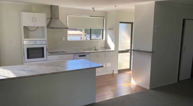 Three Bedroom Home in KihiKihi - Photo 1