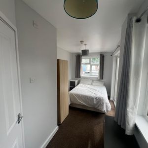 Durham Road, Stevenage, SG1 - Photo 2