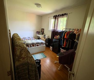 For Lease - 49 Dorchester Drive, Brampton, Ontario - Photo 2