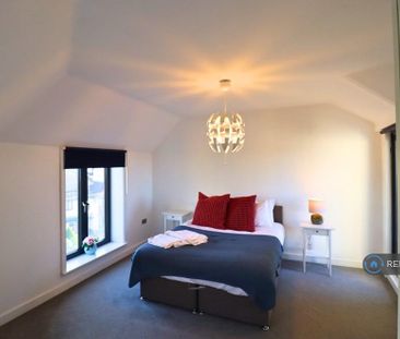 3 bedroom penthouse to rent - Photo 6