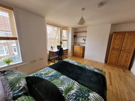 6 Bedrooms, 21 St George’s Road – Student Accommodation Coventry - Photo 5
