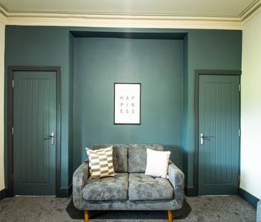 Westover Road (Room 1), Bramley, Leeds - Photo 1