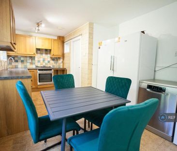 6 bedroom semi-detached house to rent - Photo 5