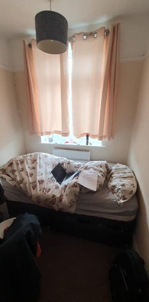 Room in a Shared House, Mackie Road, BS34 - Photo 1