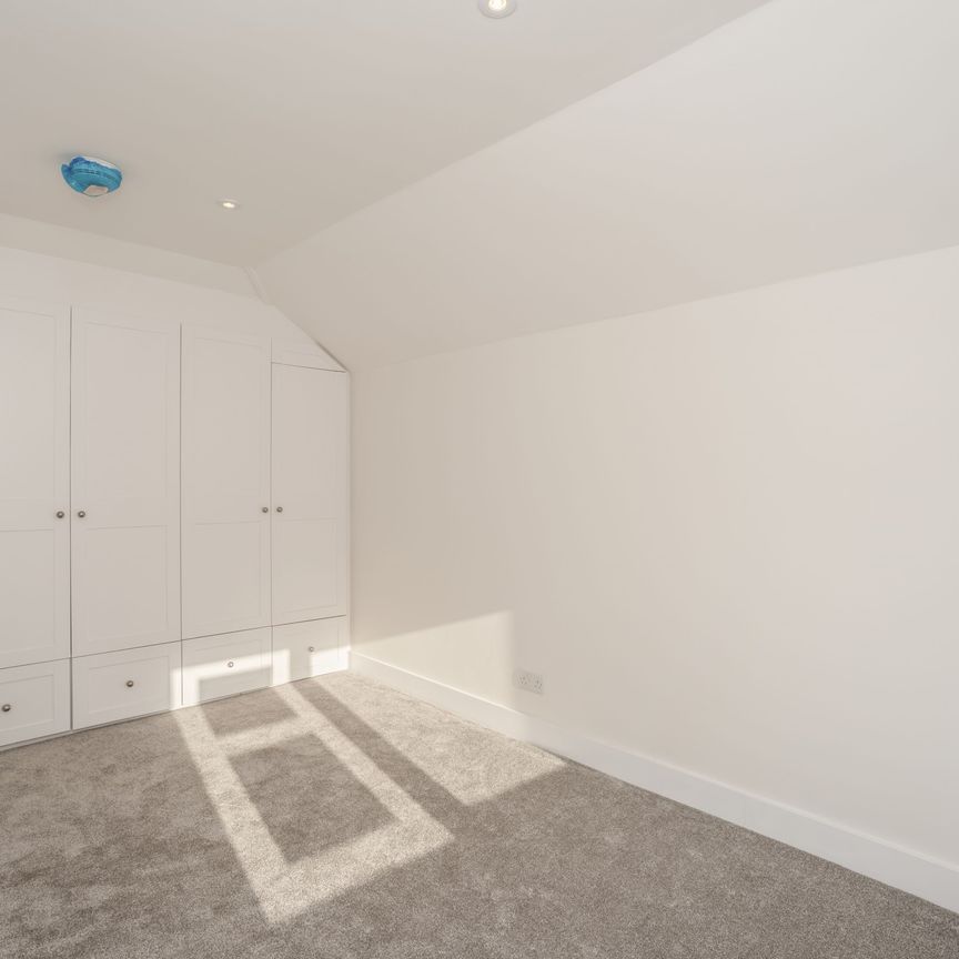 2 bedroom apartment to rent Theodore Road, London, SE13 - Photo 1