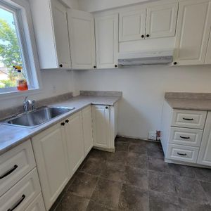 Superbe 4 ½ très lumineux et fraîchement rénové à Longueuil – Disponible immédiatement ! - Photo 2