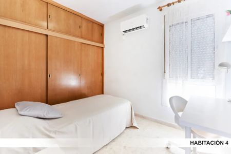 Calle Farmaceútico Murillo Herrera, Sevilla, Andalusia 41010 - Photo 4