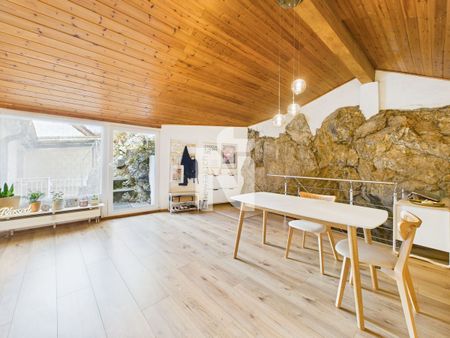 Charming 2,5-Zimmer-Maisonette mit Terrasse, Ausblick und Naturfels - Photo 5