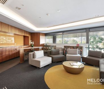 LUXURIOUS LIVING AT YARRA POINT - Photo 5