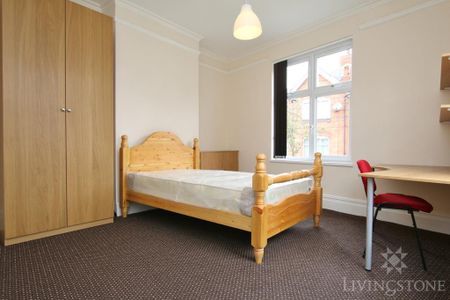 4 bedroom terraced house to rent - Photo 5