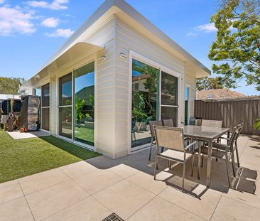 Newly Built Villa With Beautiful Rear Yard - Photo 5