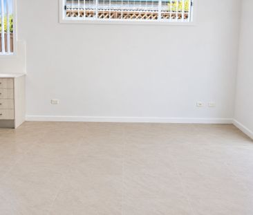 Charming Two-Bedroom Granny Flat with Private Yard - Photo 6