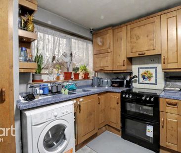 3 bedroom terraced house to rent - Photo 6