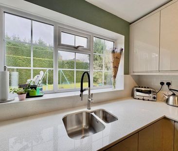 Robin Hill Drive, Camberley, Surrey, GU15 - Photo 6