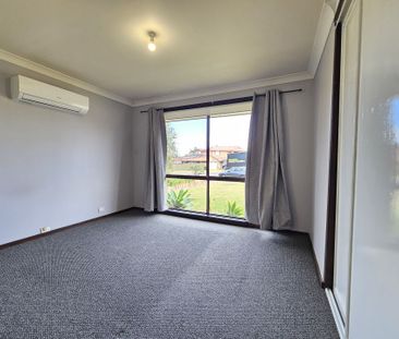 A family residence walking distance to Showground station - Photo 4