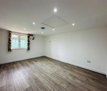 1 bedroom barn conversion to rent - Photo 1