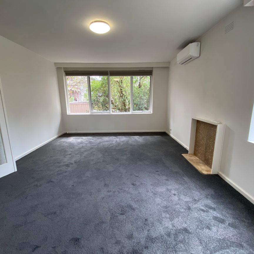 1 / 11 Crimea St, St Kilda - Photo 1