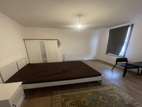 1beds Room Only - Photo 1