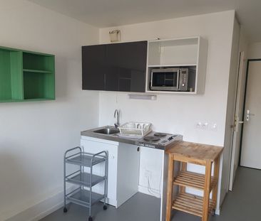 Location Appartement 1 pièce 18m² LYON 3ème - Photo 2