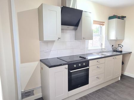 1 bedroom semi-detached house to rent - Photo 4