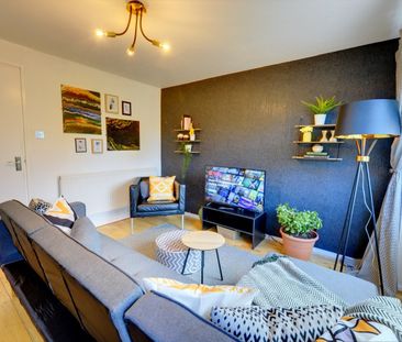 2 Bed Terraced House, Moorville Close, LS11 - Photo 1