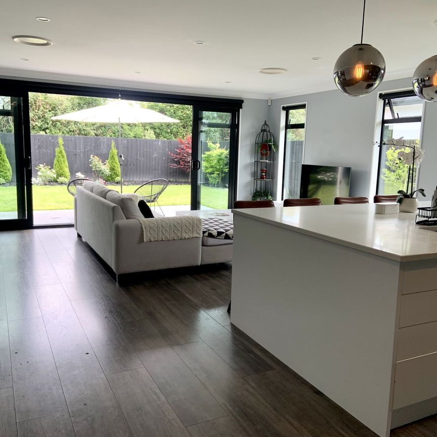 Belfast, 3 bedrooms - Photo 1