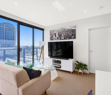 Spacious Penthouse Apartment With Amazing Views - Photo 2