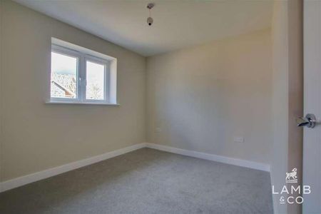Park Gate Corner, Little Clacton, CO16 - Photo 2