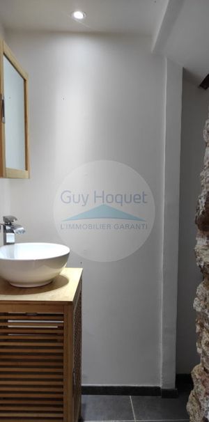 Location : appartement F2 à CARPENTRAS - Photo 1
