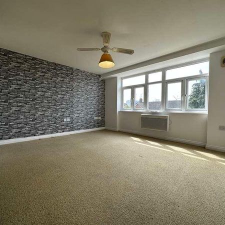 Tavistock Avenue, London, E17 - Photo 3