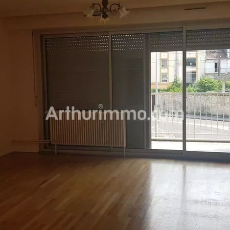 Location Appartement 4 pièces 101 m2 à Lons-le-Saunier - Photo 4