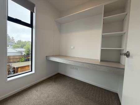 Modern 2-Bedroom Unit in Central Waltham - Photo 4