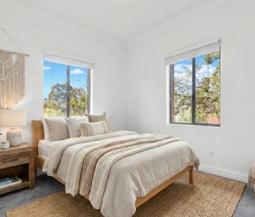 Modern 2 Bedroom Sanctuary with Mountain Views: Move In Before Chri... - Photo 2