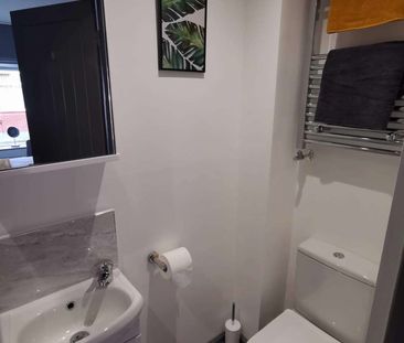 ❤️En Suite Room In Beautifully Renovated 4 bed house🥰 - Photo 4