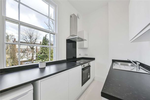 Newly renovated two bedroom set on first floor of a period conversion - Photo 1