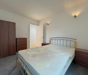 1 bedroom Flat To Let - Photo 4