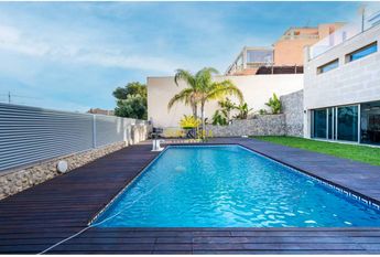 Long term rental, Luxury house with 5 bedrooms in Los Balcones - Los Altos del Edén, Torrevieja Alicante.