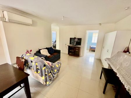 Huge Bedroom. Modern House. Top Locale. Walk to everything! - Photo 2