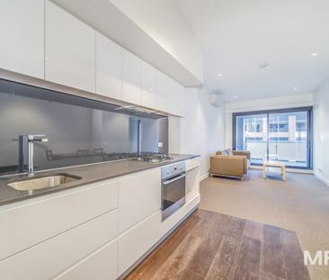 Sensational opportunity to live in the heart of the CBD in style - Photo 6