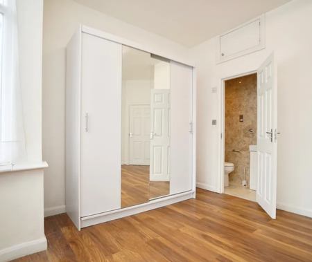 3 bedroom flat to rent - Photo 5