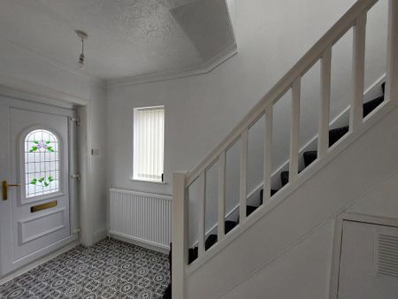 3 bedroom semi-detached house to rent - Photo 5