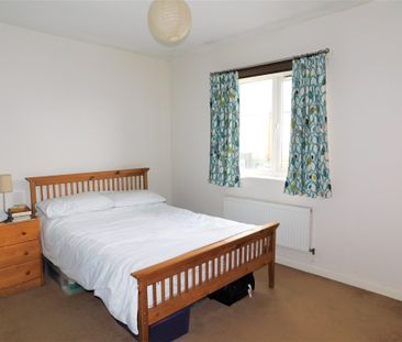 2 bedroom apartment to let - Photo 2